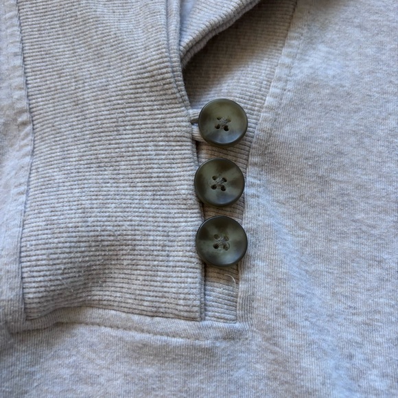 ⭐️⭐️⭐️Banana Republic Cream Ribbed Sweater - Picture 3 of 7